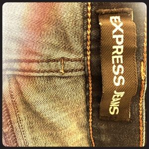 LOOK THROUGH PICS 👖